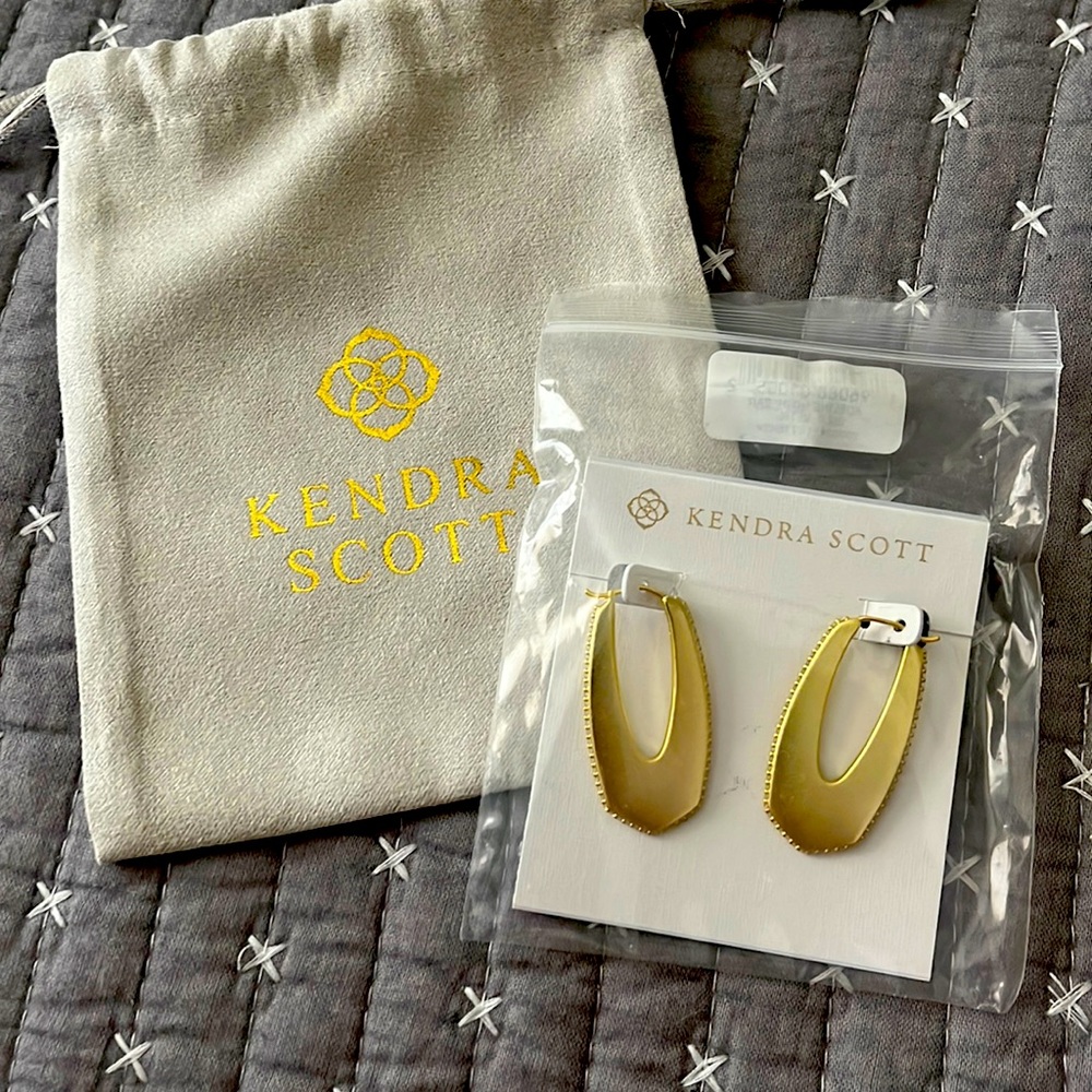 NWT Kendra Scott Earrings